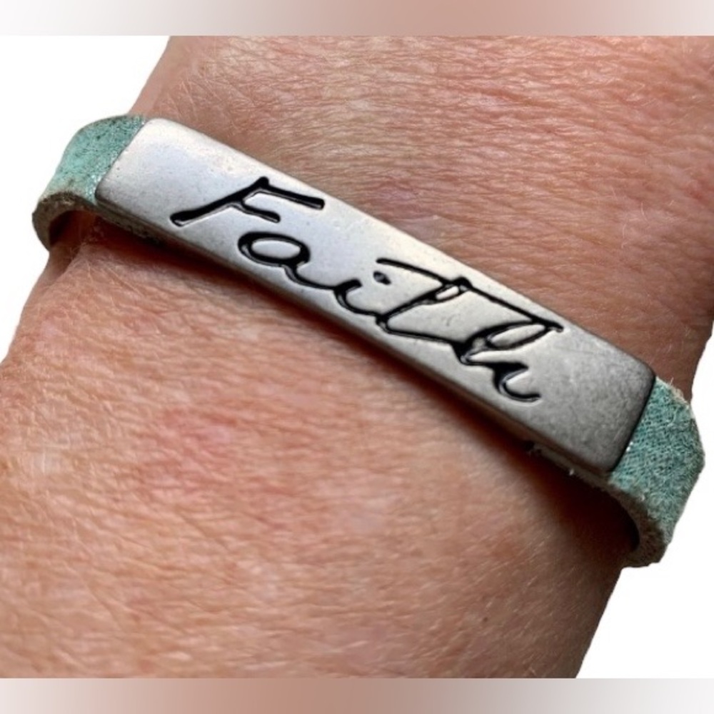 GOOD WORKS Lifes Inspiration Stardust Blue/Green FAITH Leather Bracelet Jewelry